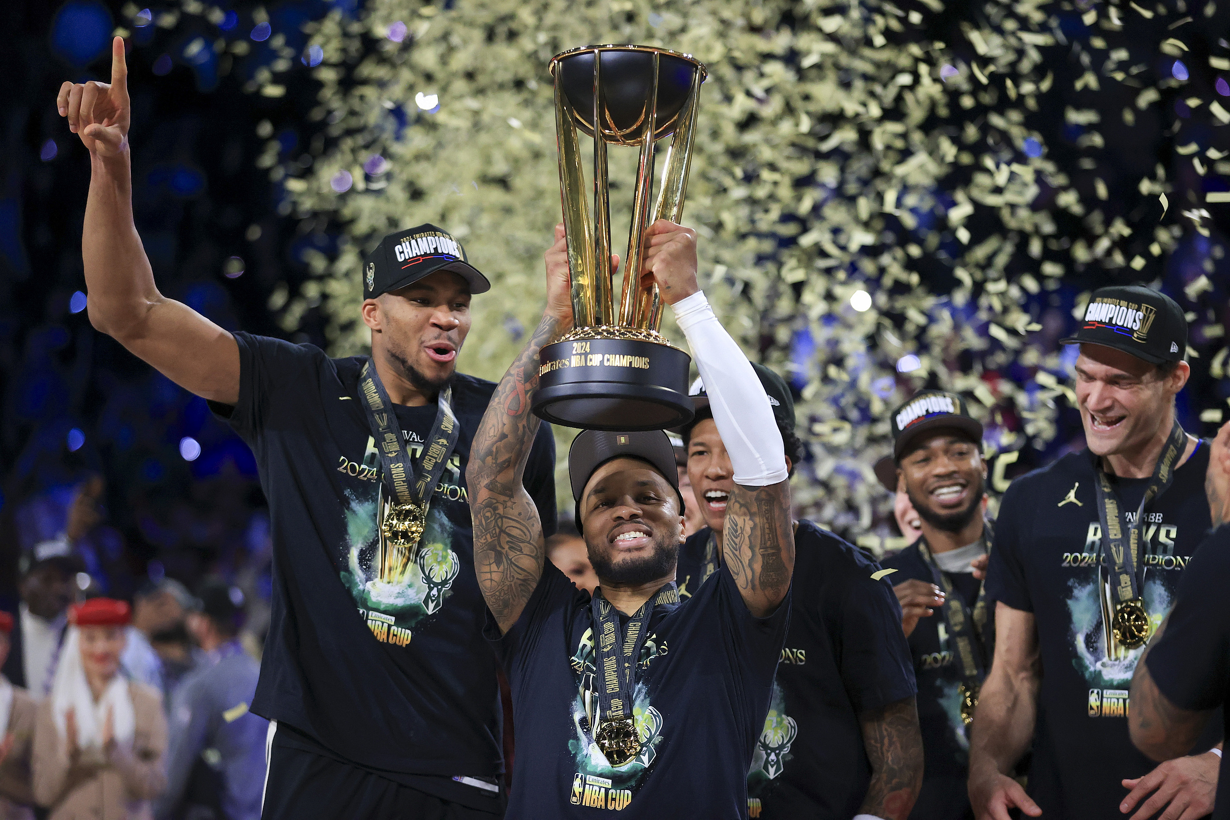 包含球场故事：一线工作人员眼中的NBA盛事的词条