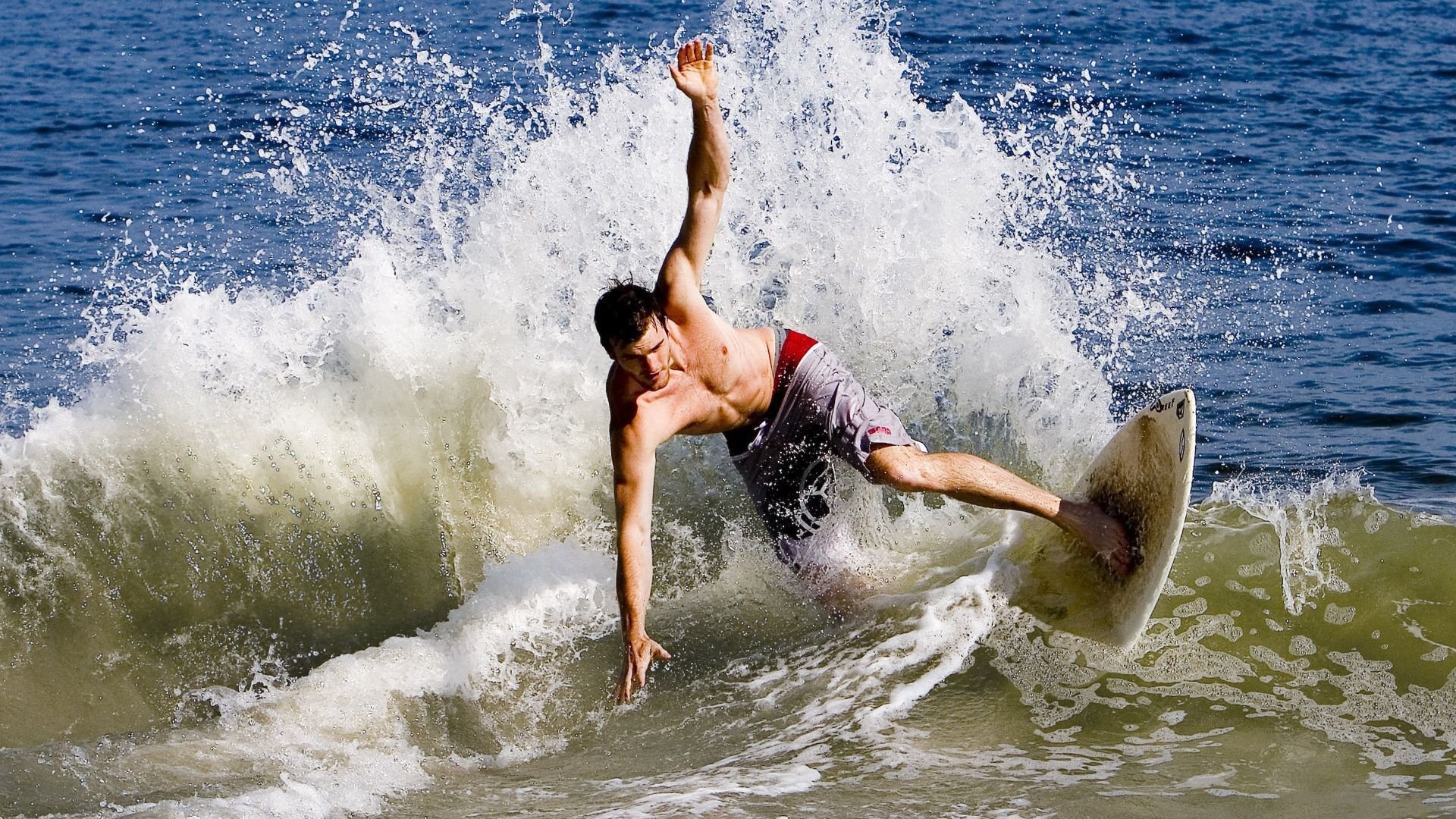 运动员情绪管理课程纳入常规训练体系效果初显,运动员比赛行为控制和情绪控制的主要特点和要求