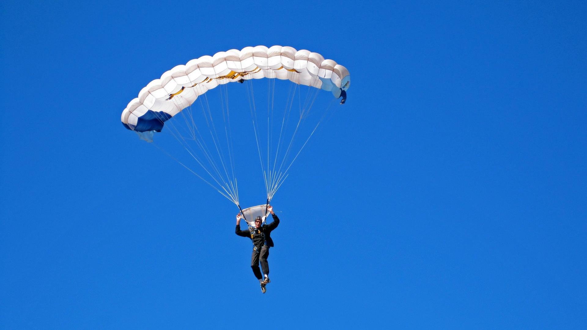 AYX体育-马拉维男篮在非洲锦标赛中勇夺冠军，历史新高鼓舞人心，马拉维是非洲哪个国家城市